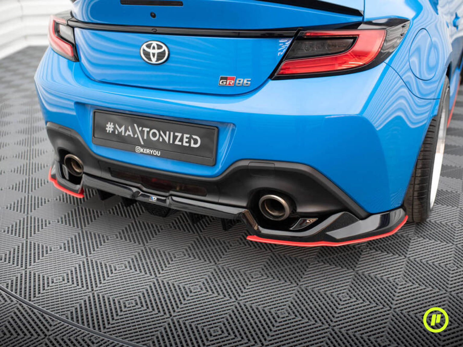 Maxton Design - Central Rear Splitter (with vertical bars) v2 for Toyota GR86 (ZN8 2022+)