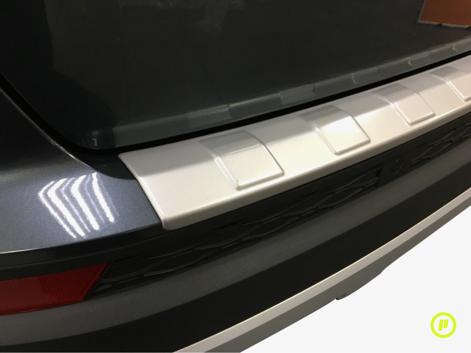 Kofferraumschutz für Seat Ateca 5FP in der Farbe Silber-Matt